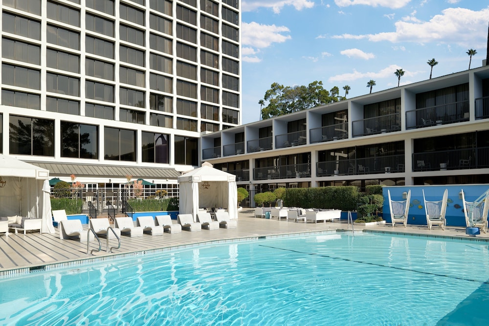 Sheraton Universal Hotel 4/33
