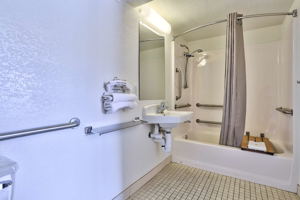 Motel6 Flagstaff, AZ - West - Woodland Village 49/50