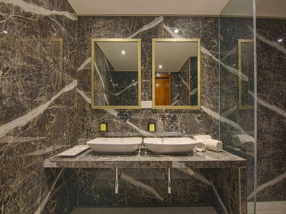 HRJ Sarovar Portico Indore 35/35