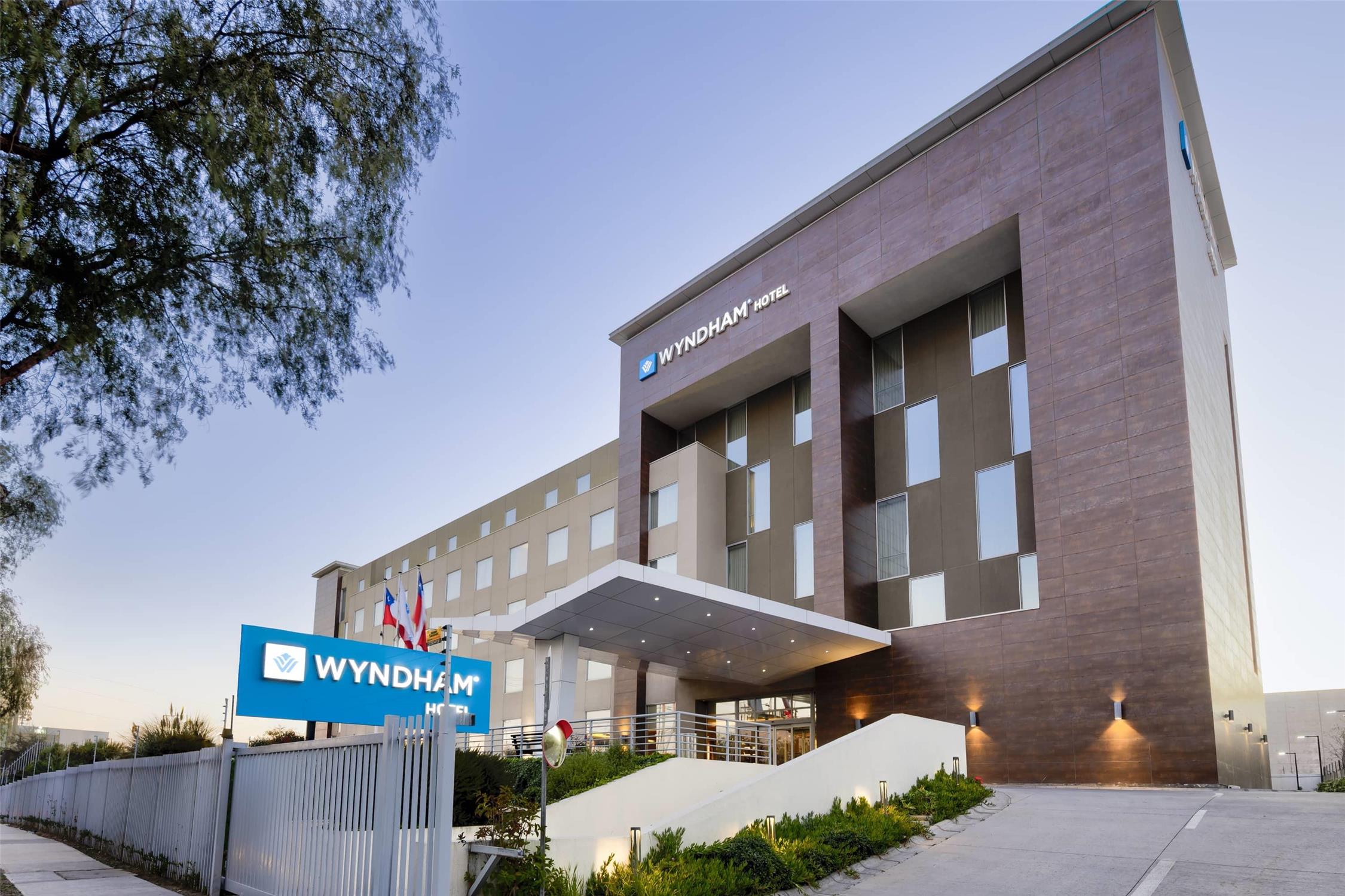 Wyndham Santiago Aeropuerto 7/79