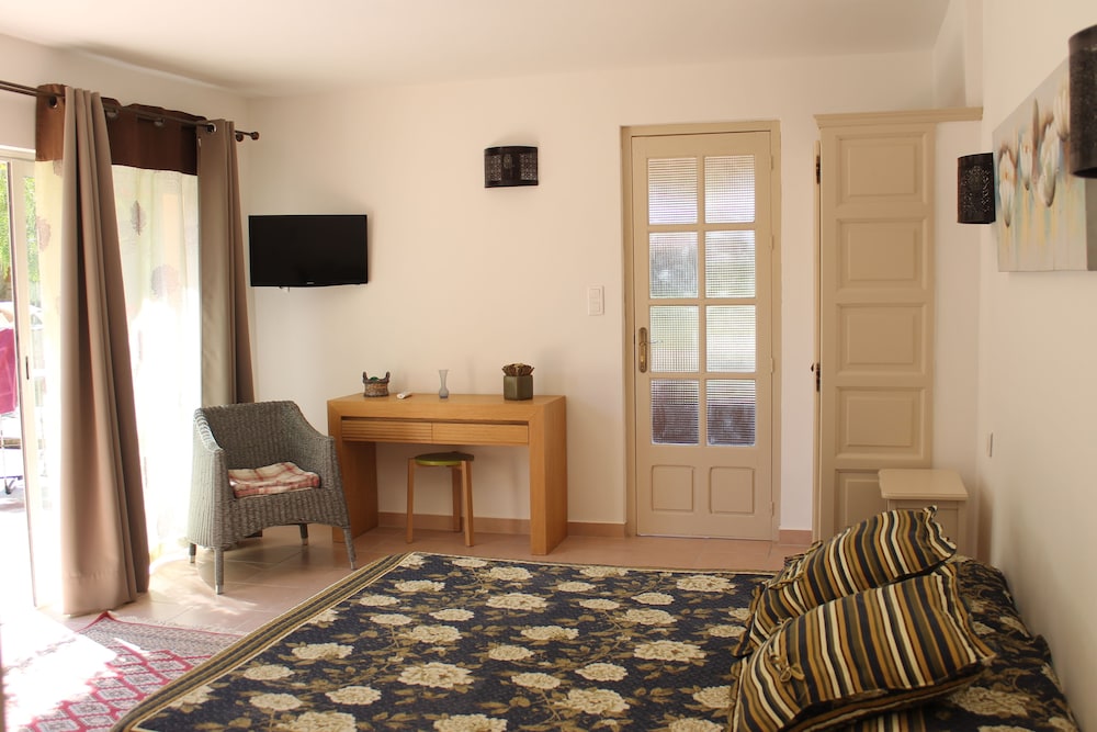 Chambres Dhotes Le Clos Des Oliviers 33/50