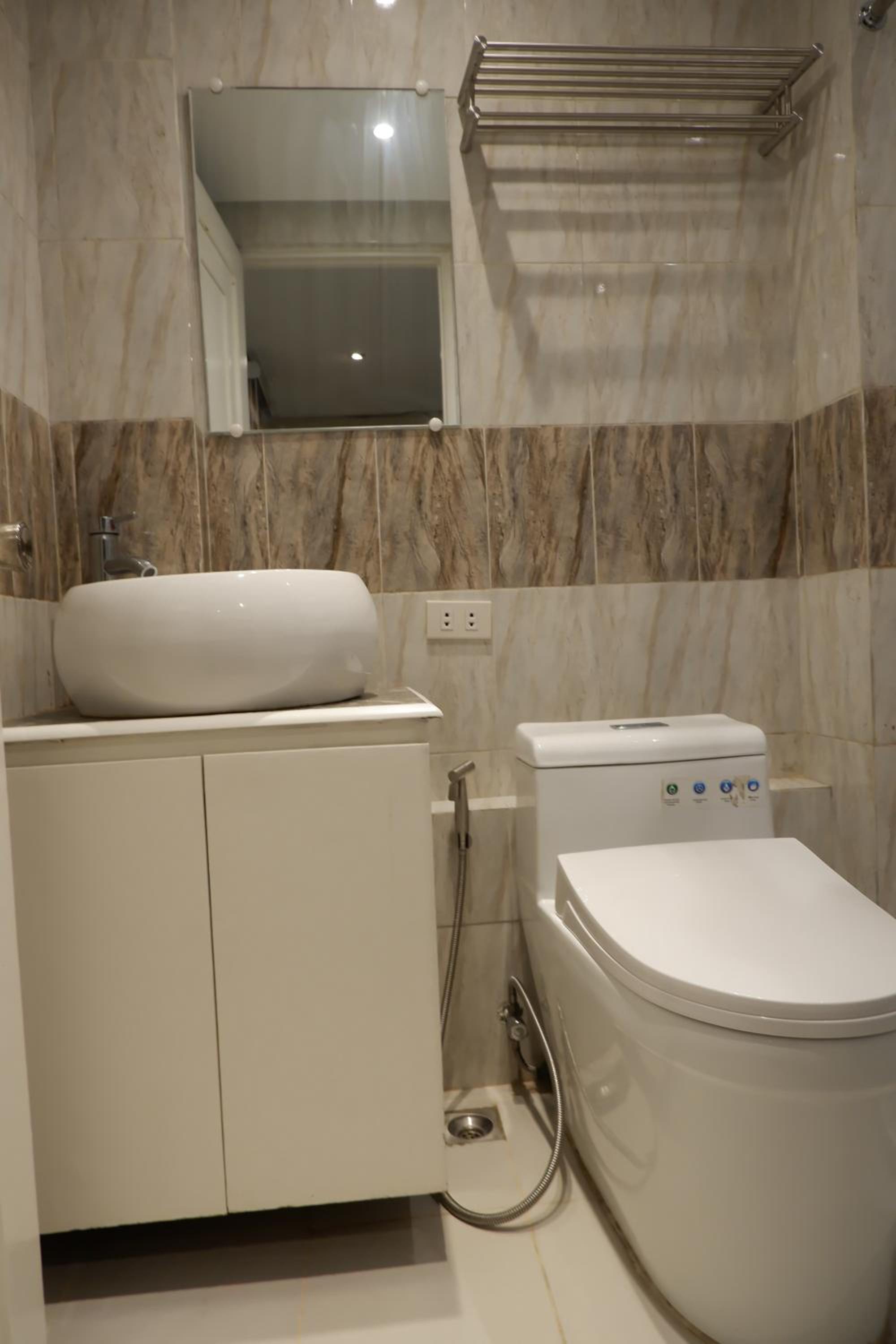 OYO 492 Sunset View Ridge Residences 49/50