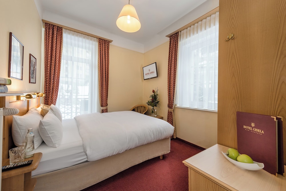 Hotel Gisela 13/34