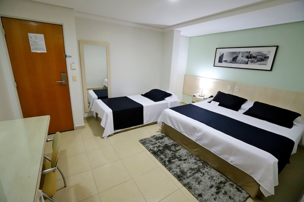JUNIOR, APARTMENT, TRIPLE, KING BED