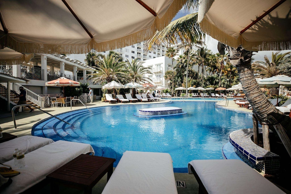 The Savoy Hotel & Beach Club 39/62