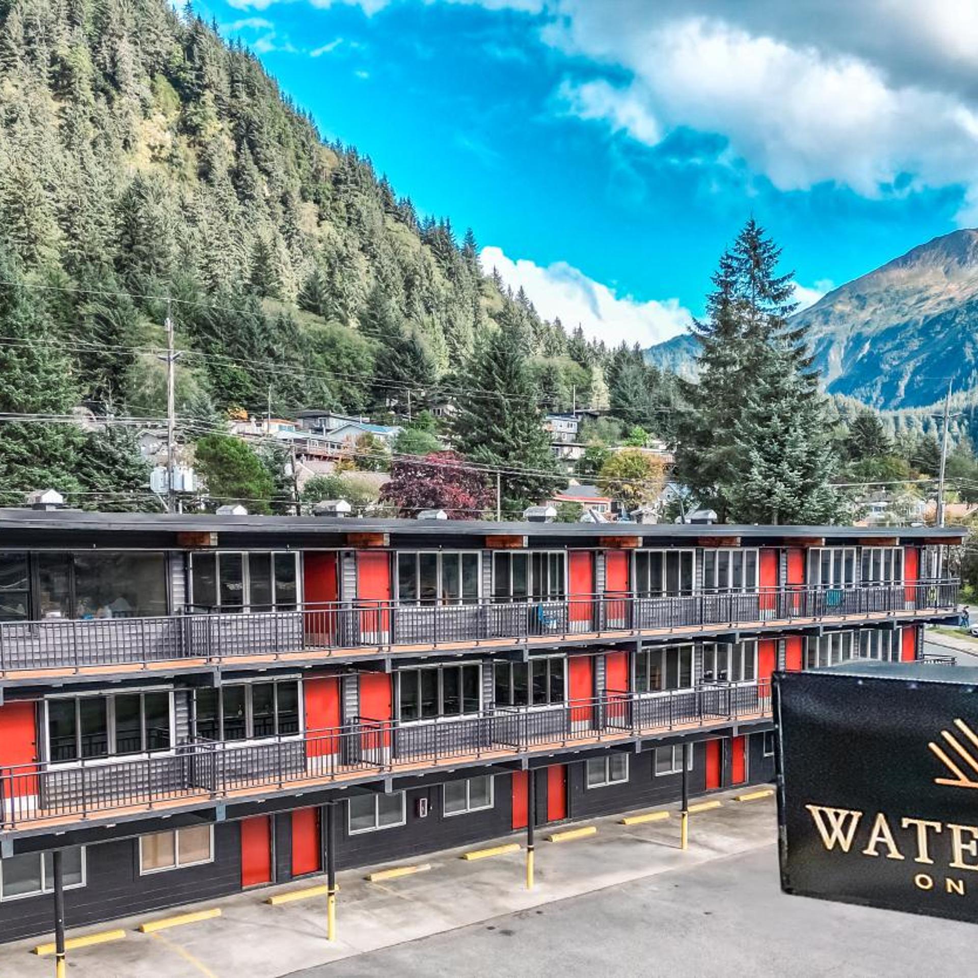 Waterfront on Glacier 2/50