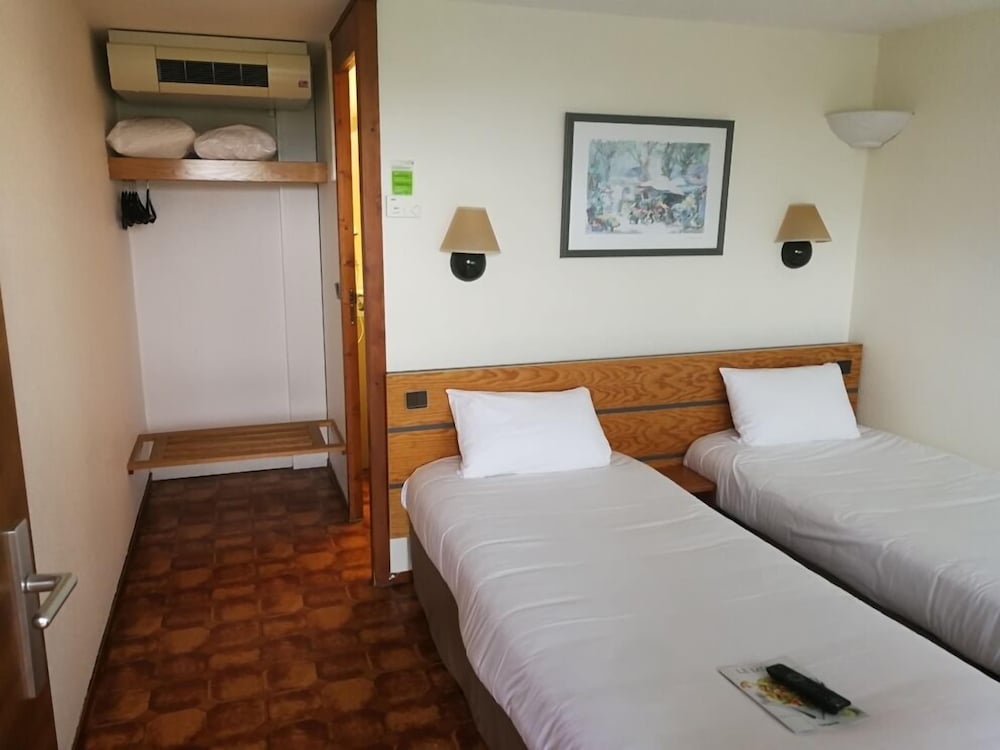 Hotel Campanile Angers Ouest Beaucouze 18/44