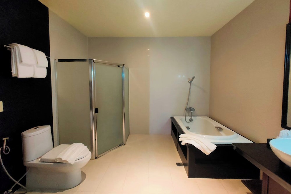 Hotel Centro Puerto Princesa Near Airport by ZUZU 107/107