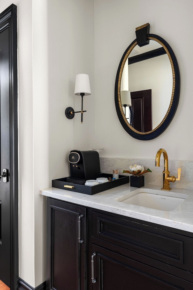 Emigrant Boutique Hotel 28/28