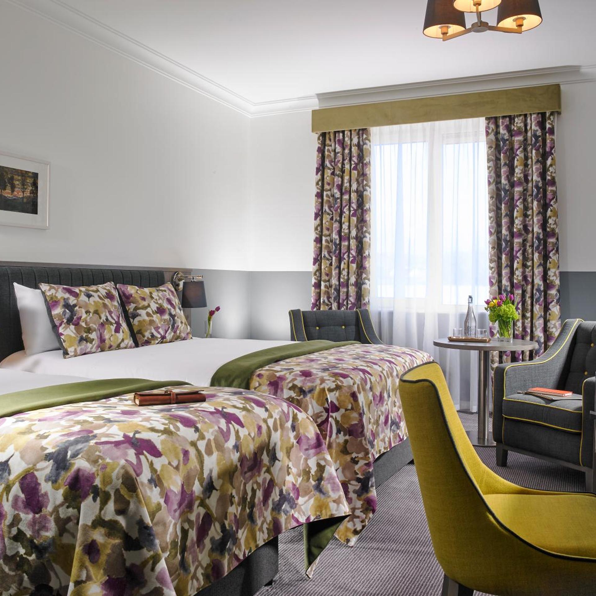 ROOM, TRIPLE