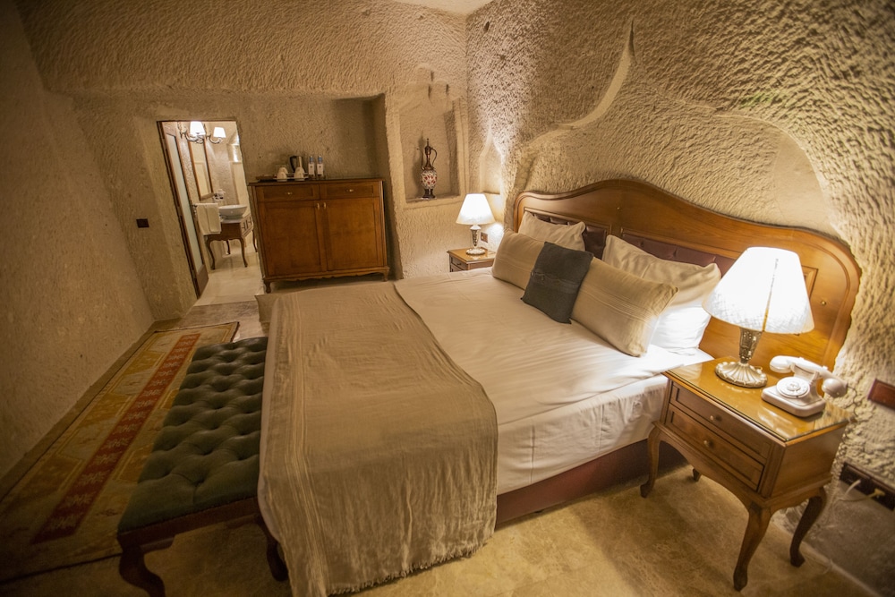 Artemis Cave Suites 6/64