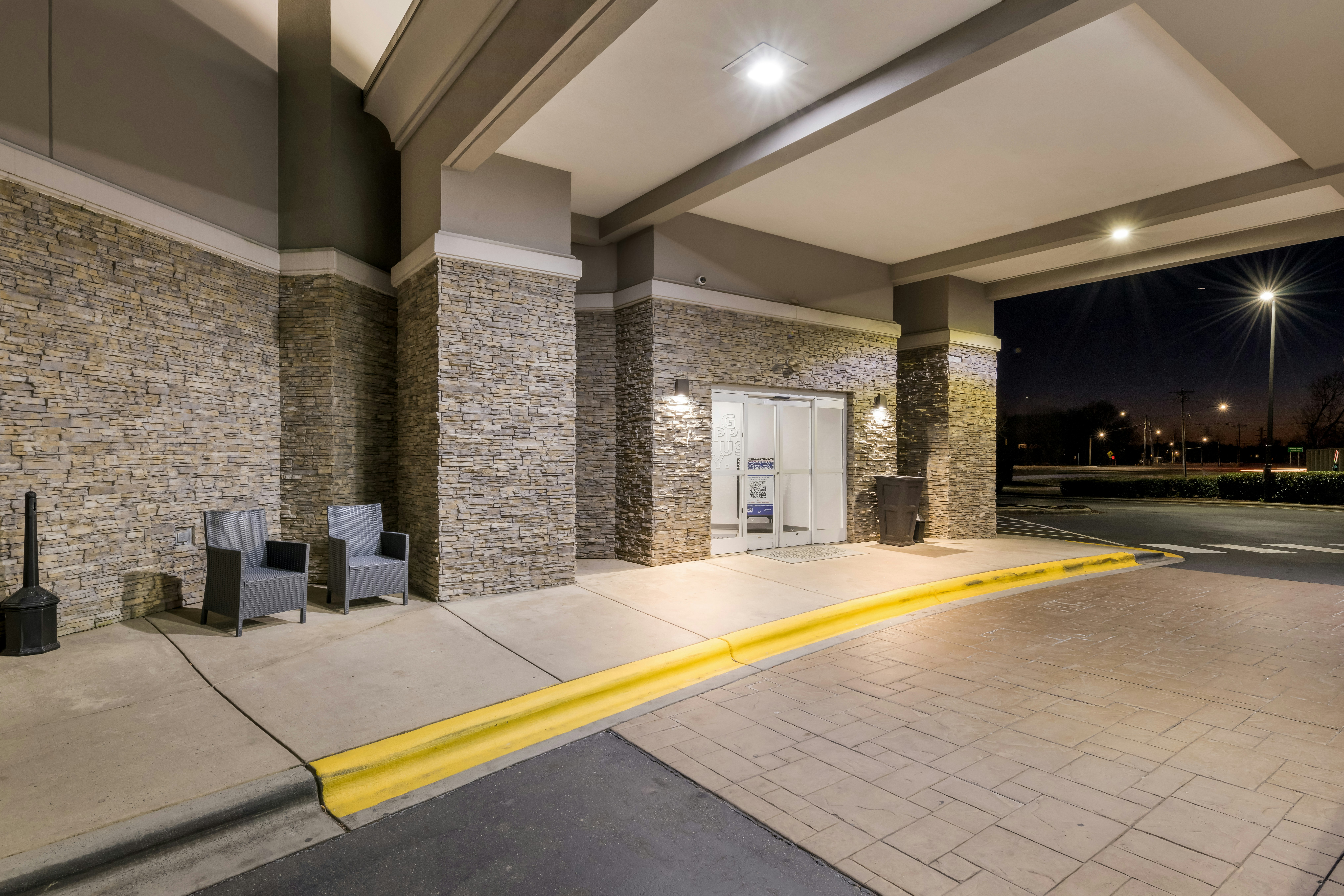 Hampton Inn and Suites Charlotte Airport 58/63