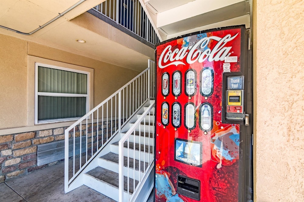 Motel6 Azle, TX 28/38