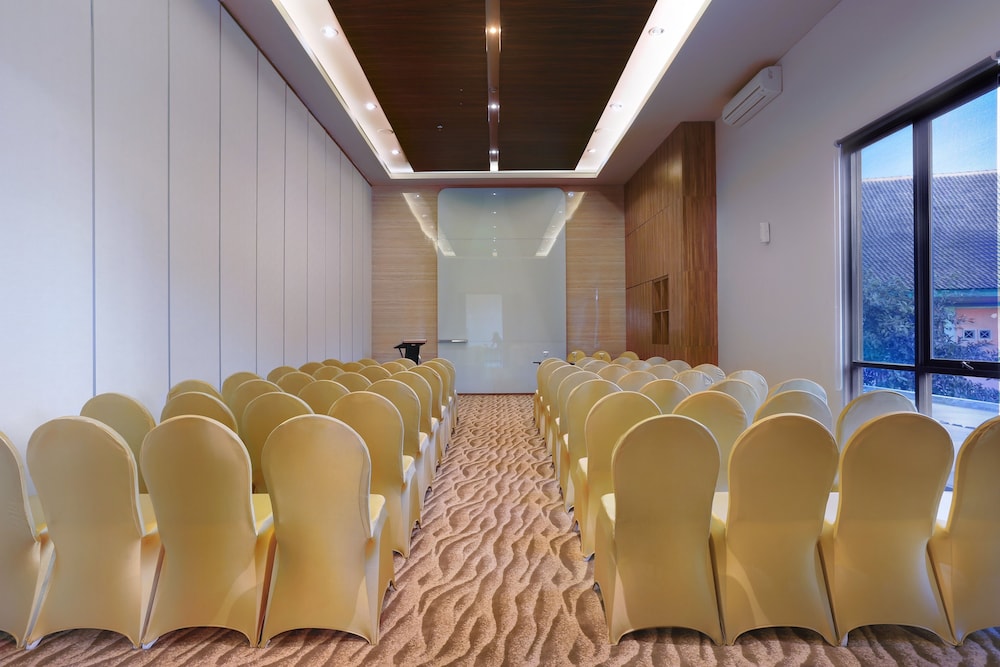 Aston Inn Mataram 58/65