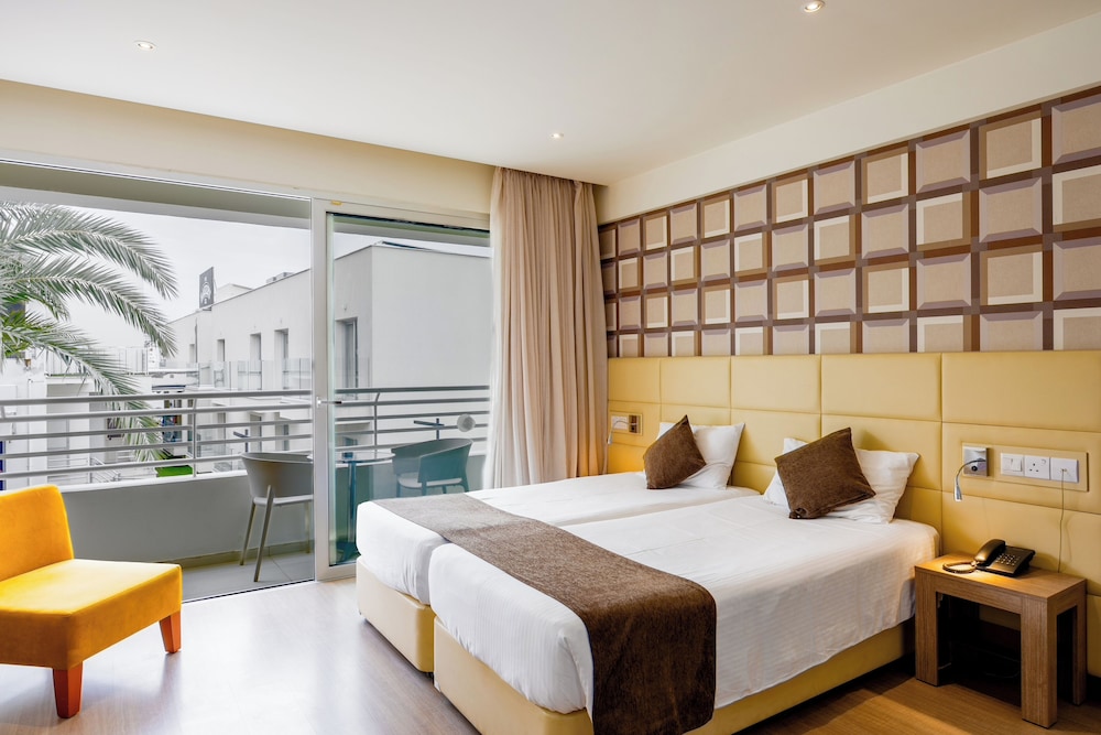Melpo Antia Hotel & Suites 19/69