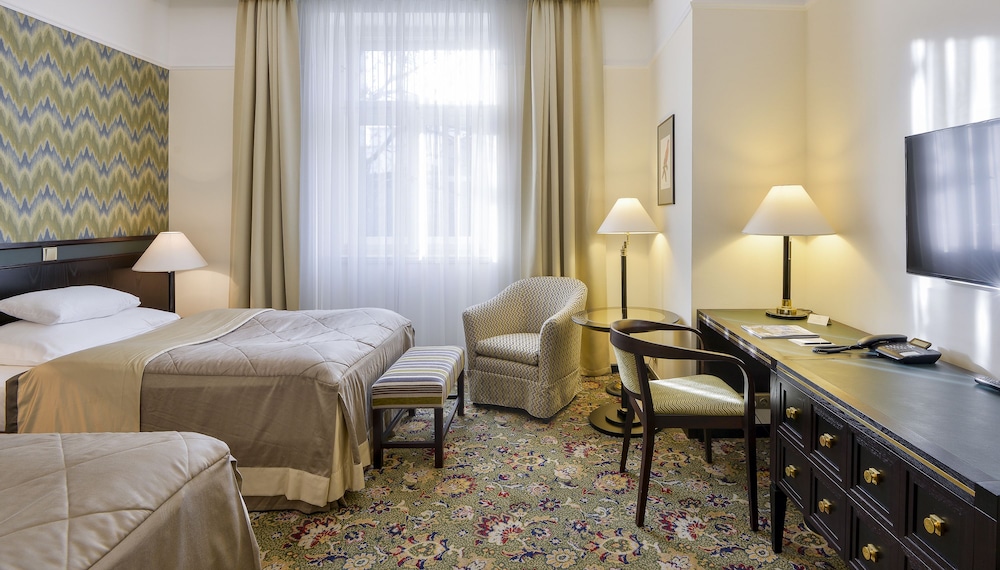 Savoy Hotel Prague 25/82
