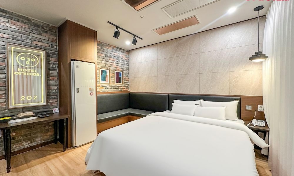 Room, Queen Bed
