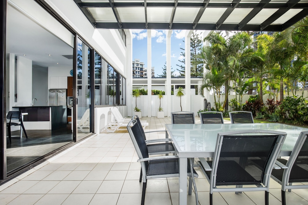 Ultra Broadbeach 58/72