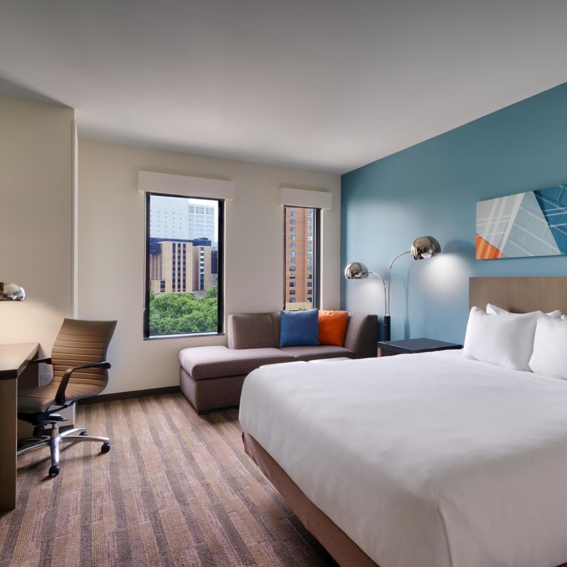 Room, King Bed, Den, Accessible