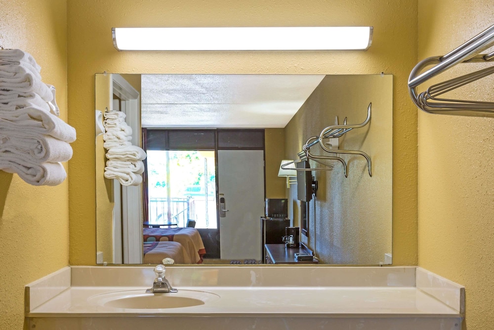 Super 8 By Wyndham Jessup/Baltimore Area 14/24