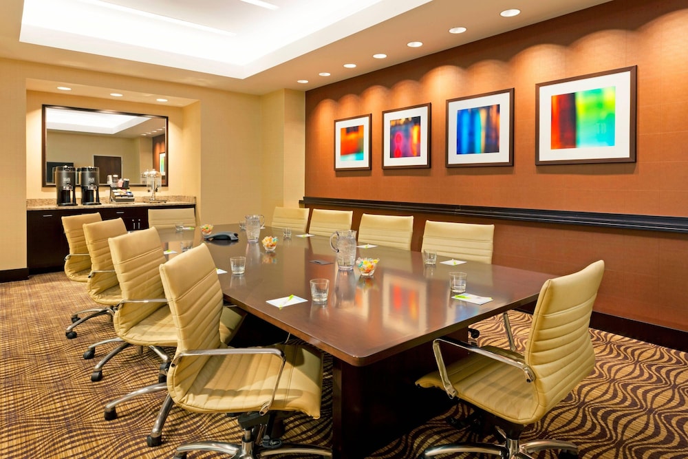 Fairfield by Marriott Inn & Suites New York Midtown Manhattan/Penn Station 32/33