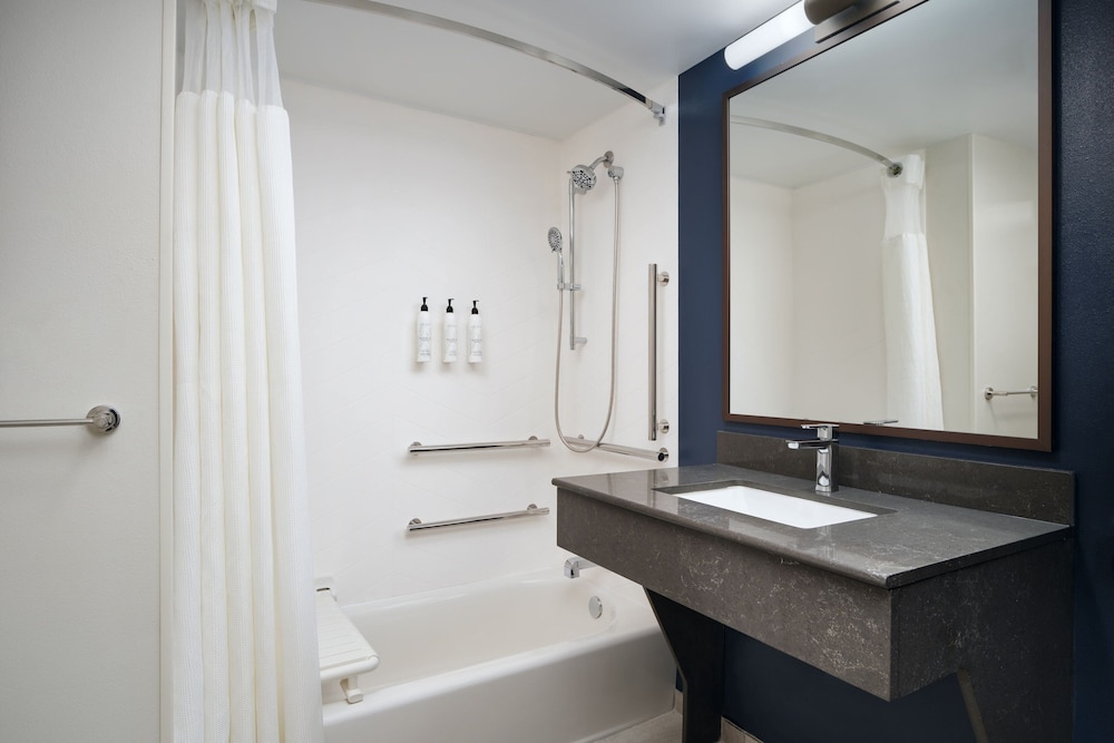 Fairfield Inn Suites Auburn Opelika 42/44