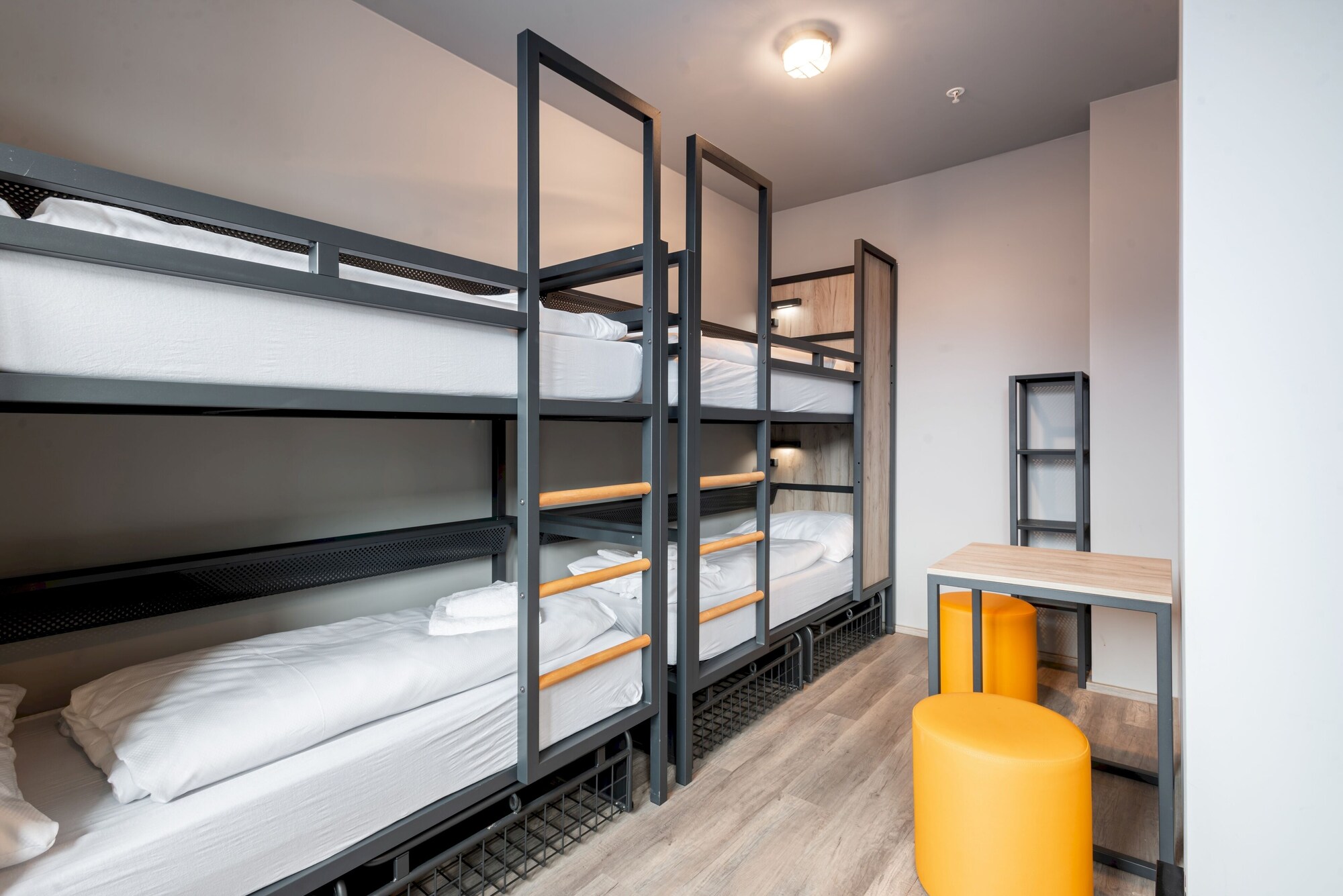 MIXED DORM, 6 BEDS