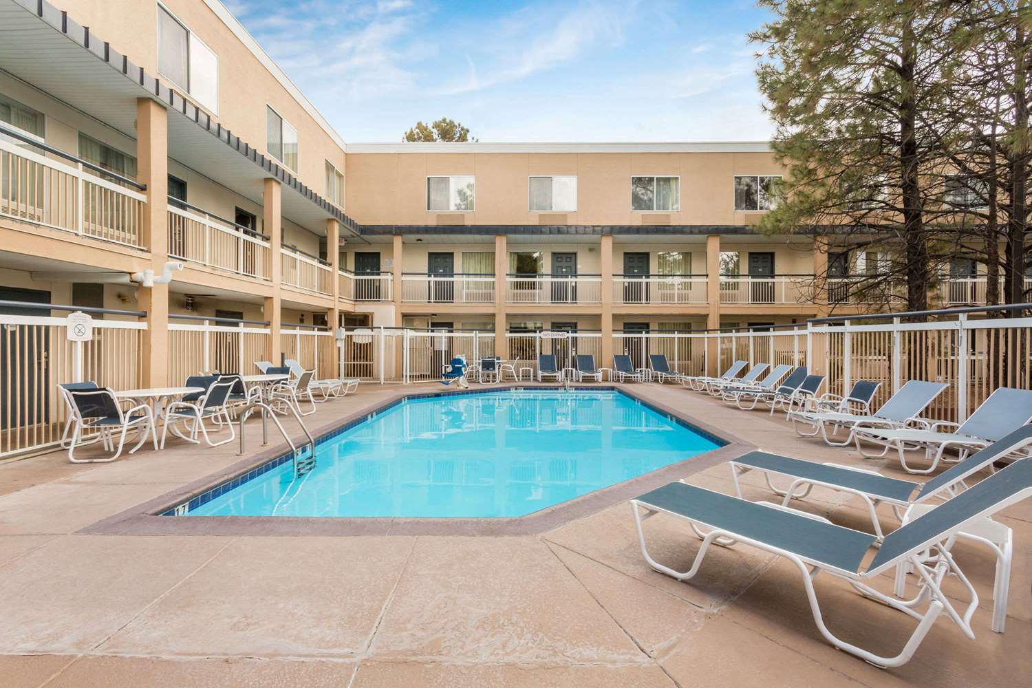 Baymont By Wyndham Flagstaff 35/38