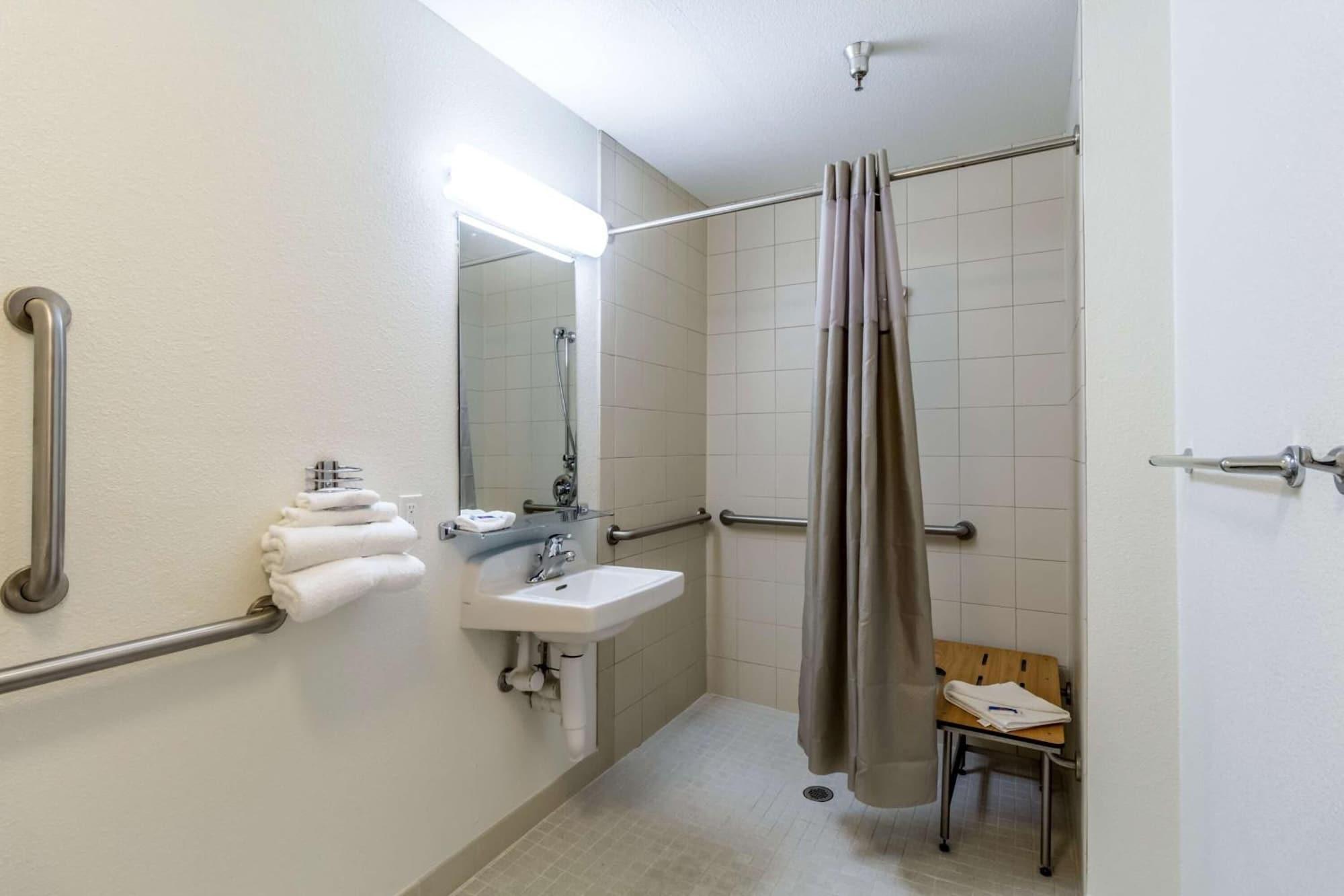 Deluxe, Multiple Beds، Motel6 Kirkland, WA - North Kirkland 9/9