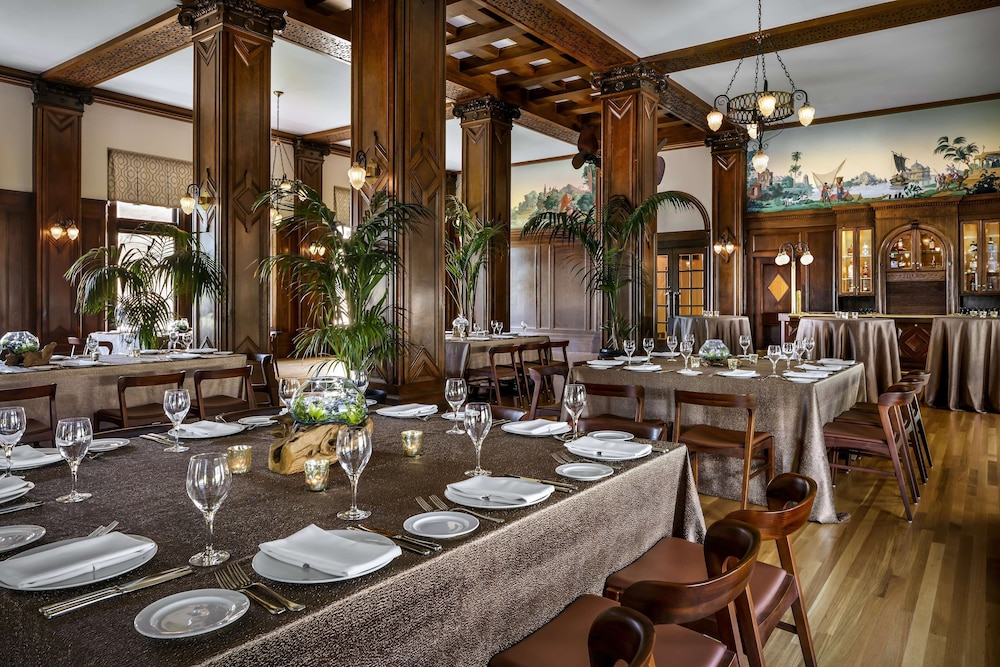 Fairmont Empress Hotel 55/75