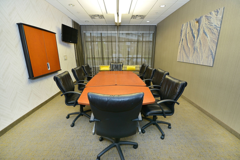 SpringHill Suites by Marriott Grand Forks 31/35