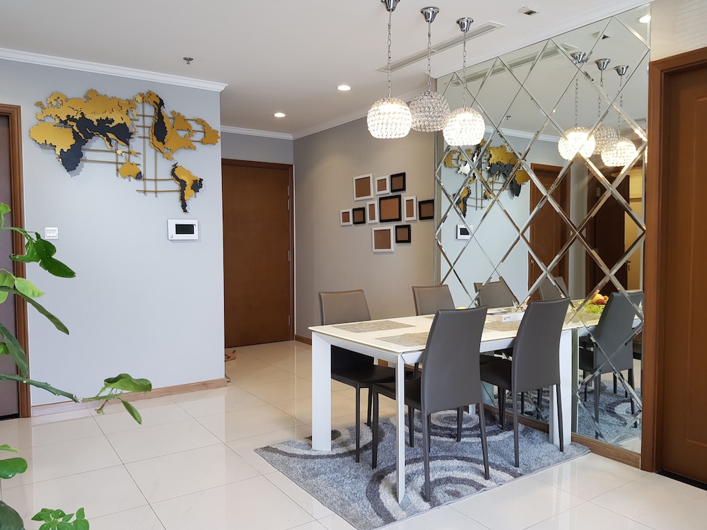 The Berry Luxury Serviced Apartment 8/50