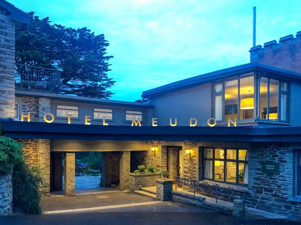 Meudon Hotel 2/50