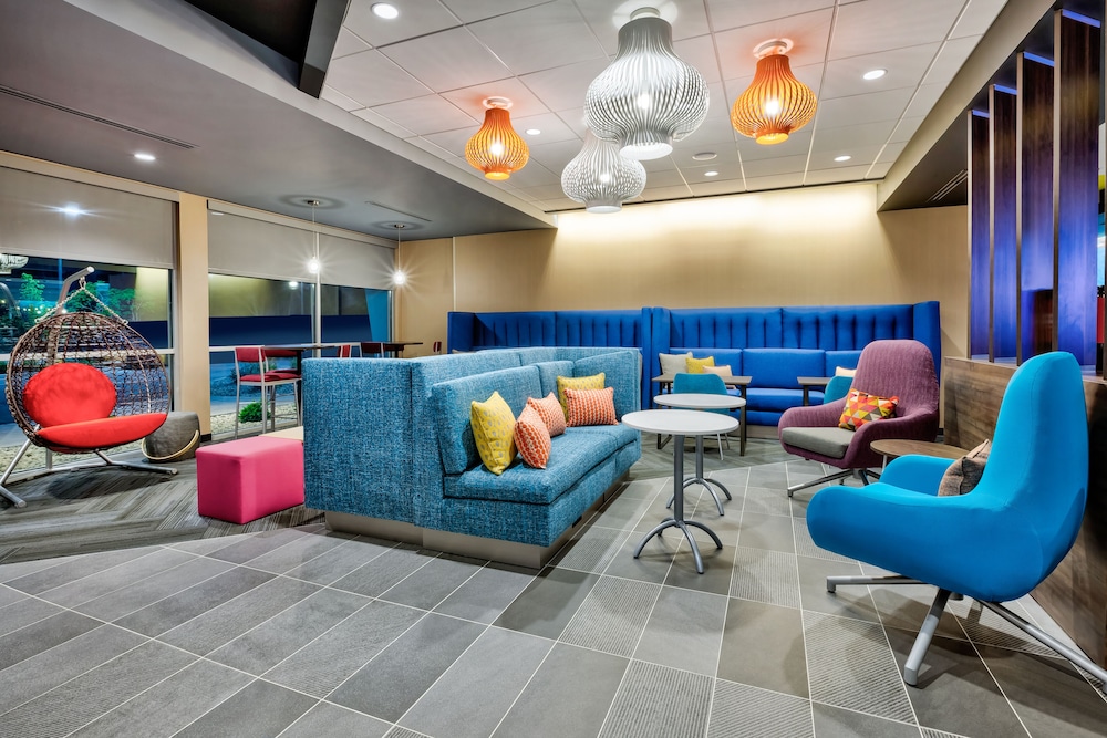 Lobby at Tru By Hilton Comstock Park Grand Rapids, Comstock Park - MI