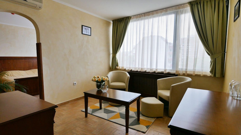 Central West Hotel 21/29
