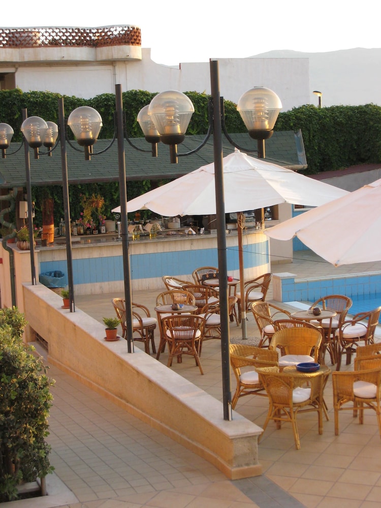 restaurant-cafeteria