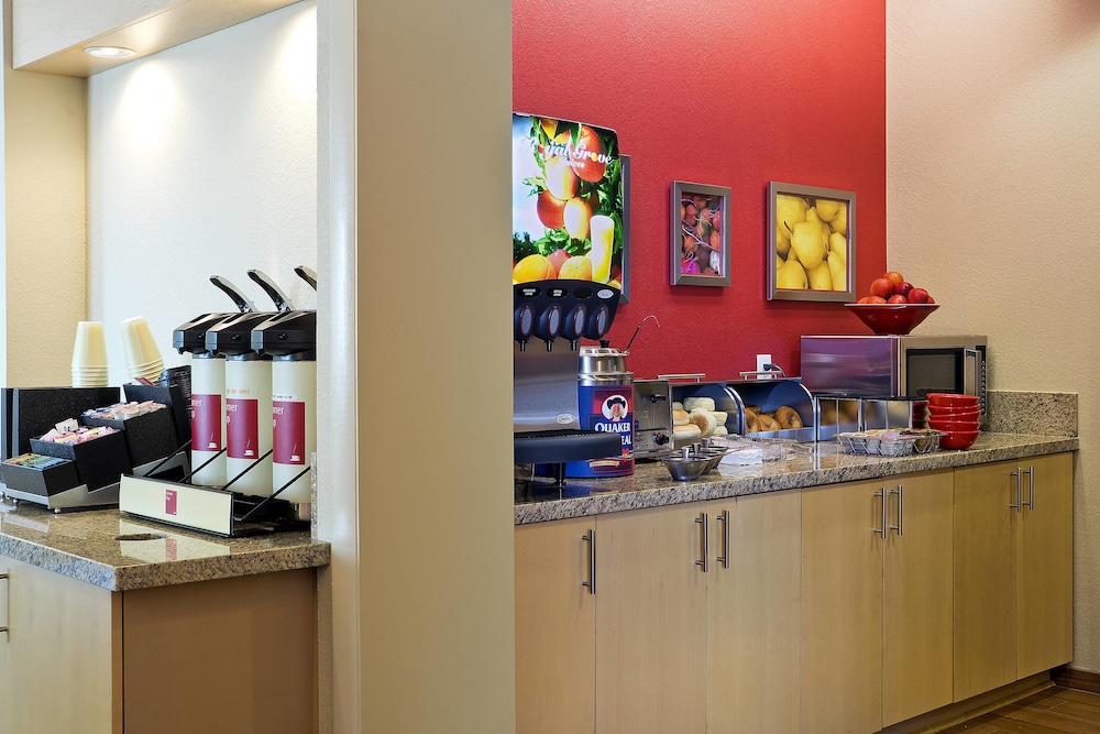 Towneplace Suites By Marriott Dodge City 27/37