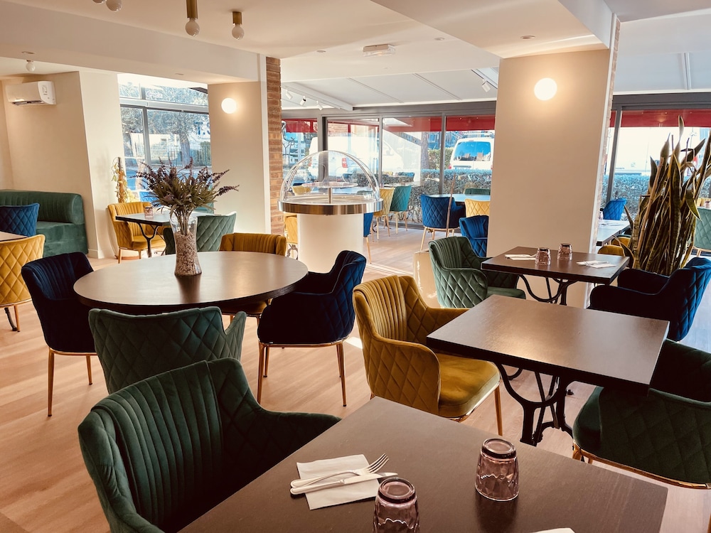 Hotel the Originals Nimes Costieres 44/60