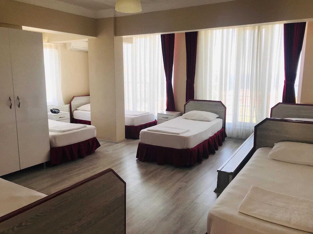 Hotel Boss 2 9/34