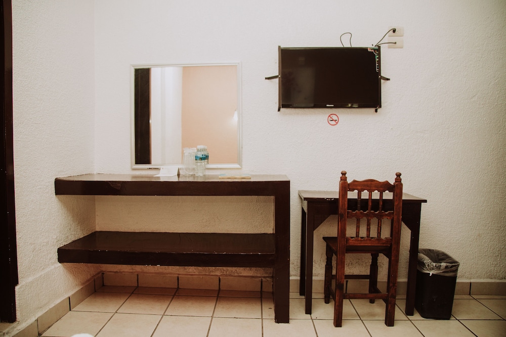 Hotel Cervantino 7/50