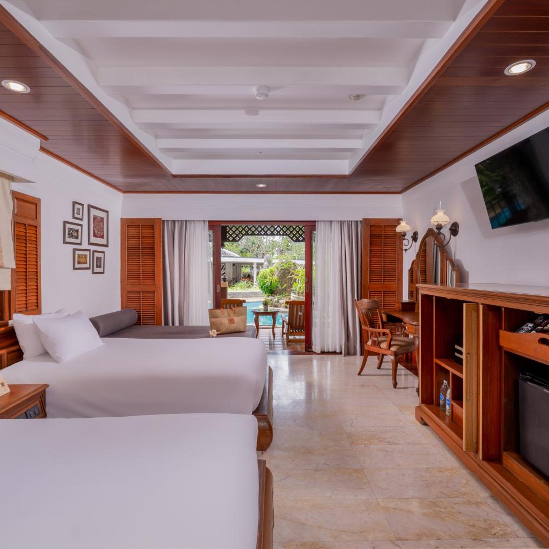 Family Connecting Lagoon Pool Access