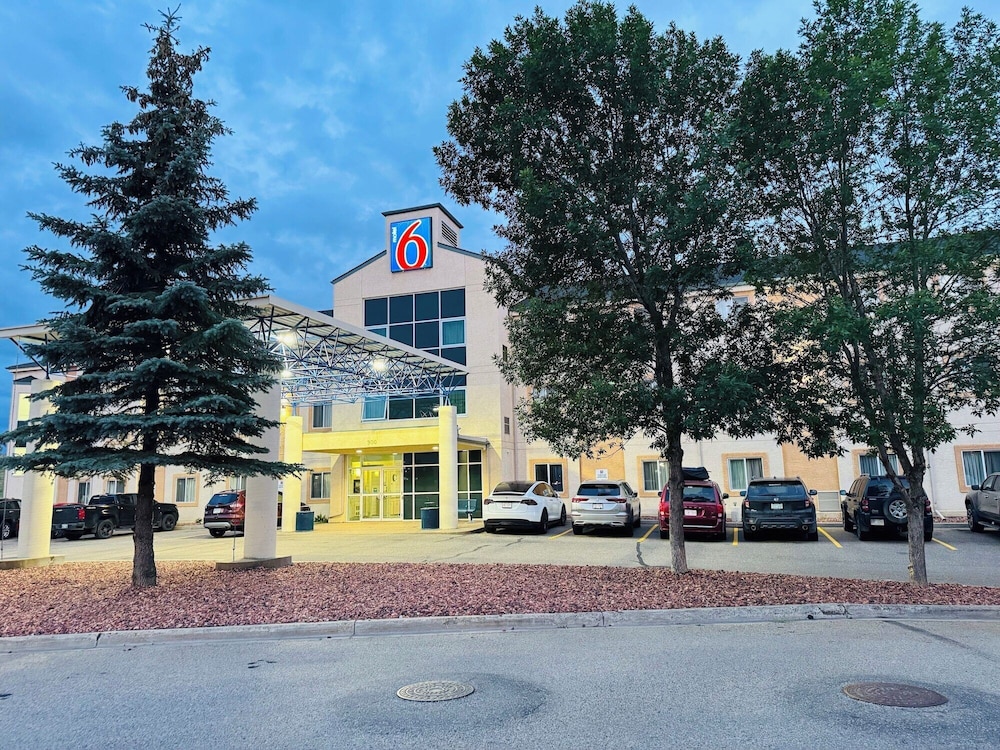 Motel6 Red Deer, AB 59/67