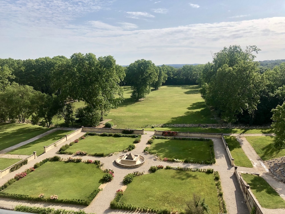 Le Chateau de Pondres 46/68