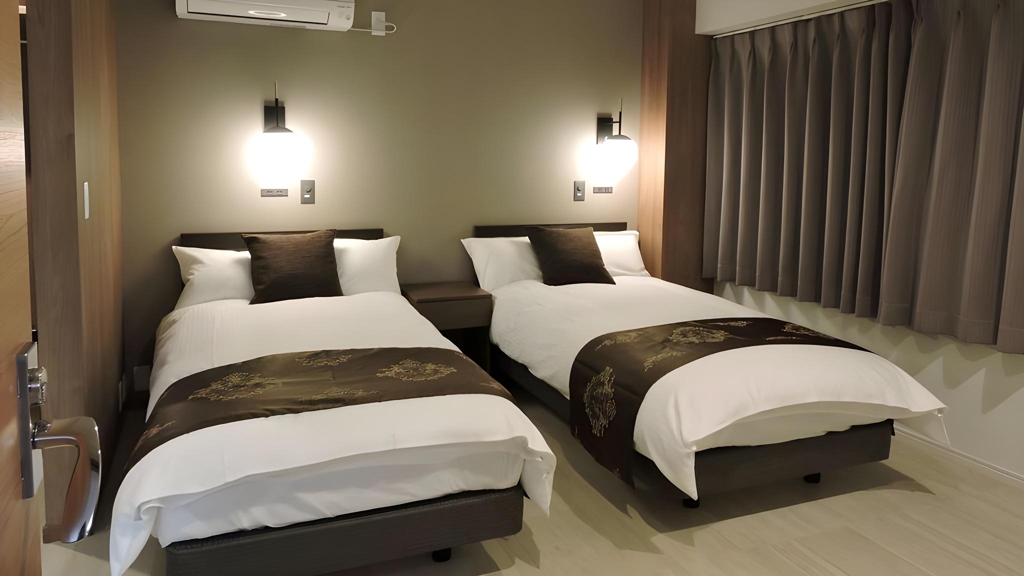 Connecting, Suite, Club Floor