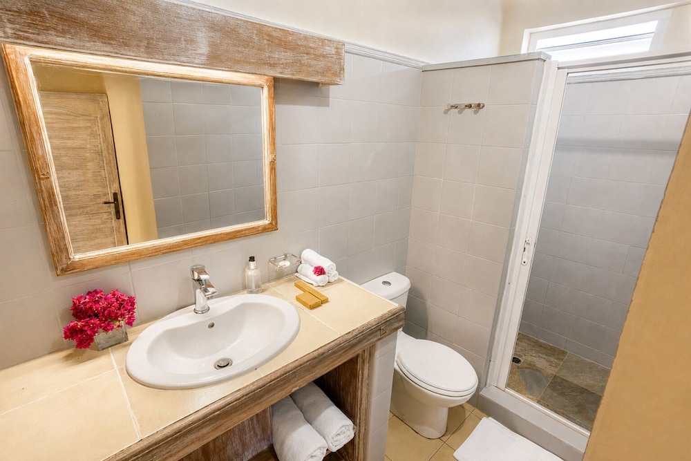 Cocotiers Seaside Boutik Hotel 48/50