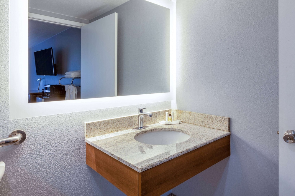 Travelodge by Wyndham Charles Town / Harpers Ferry 26/28