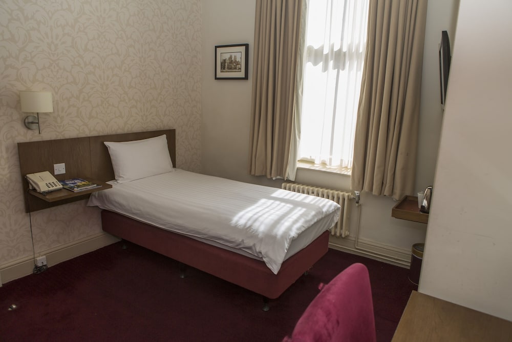 The Crown Hotel 30/74