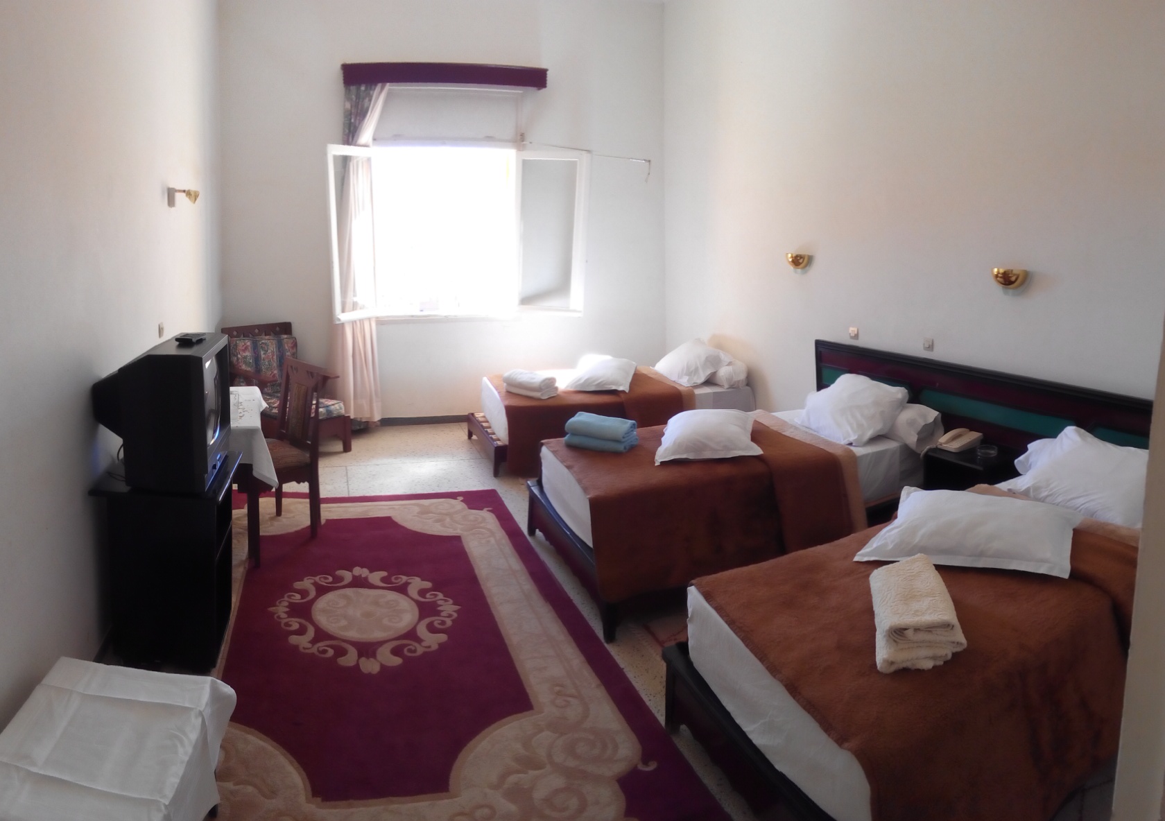 HOTEL LES AMANDIERS 25/39