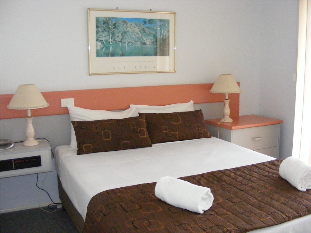 BEACHSIDE MOTOR INN 10/27