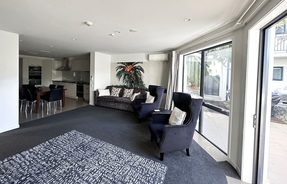 Delorenzo S Studio Apartments 49/72